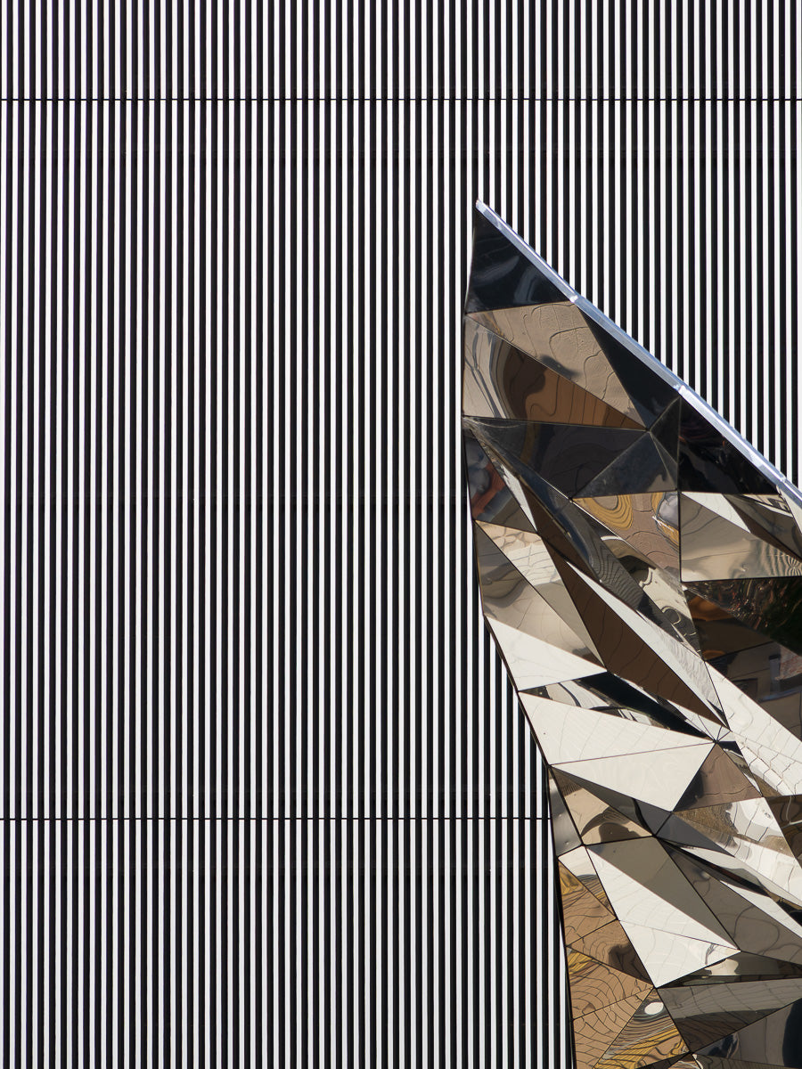 Reflective Spike. Kobe, Japan 2024.